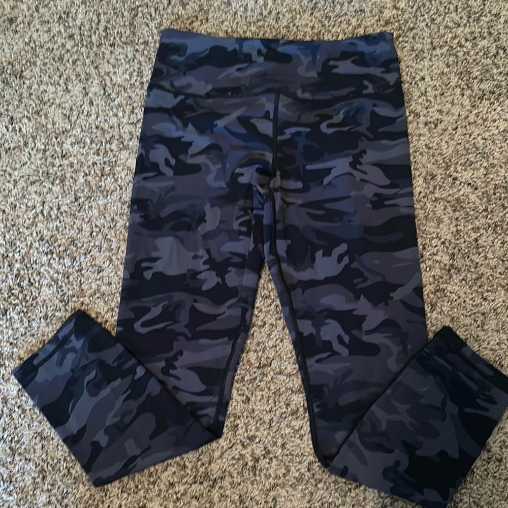 Grey/black camo Zyia leggings